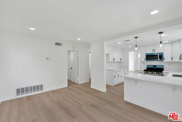 3723 Hollowglen Drive, Palmdale, CA 93550
