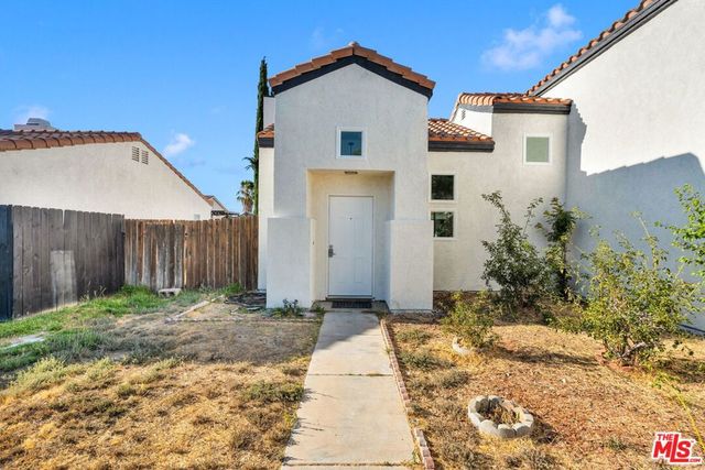 3723 Hollowglen Drive, Palmdale, CA 93550