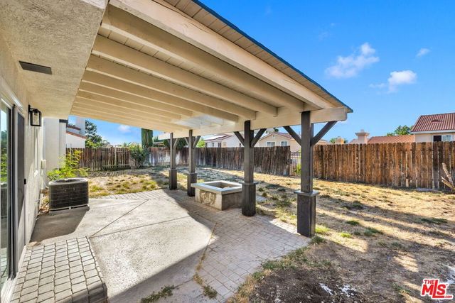 3723 Hollowglen Drive, Palmdale, CA 93550