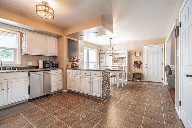 6425 Abbey Road, Plainfield Twp, PA 18091