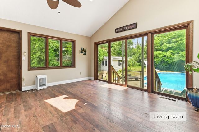 28 Lee Avenue, Guilderland, NY 12303