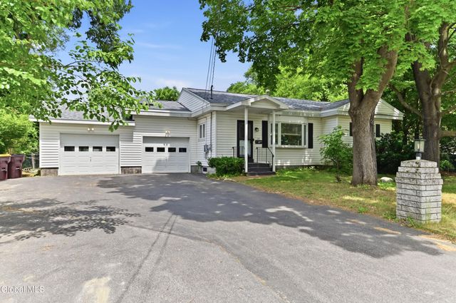 28 Lee Avenue, Guilderland, NY 12303