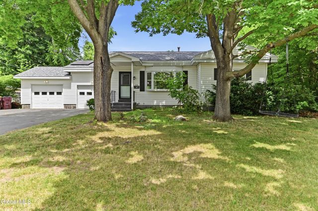 28 Lee Avenue, Guilderland, NY 12303