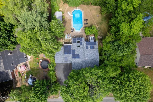 28 Lee Avenue, Guilderland, NY 12303