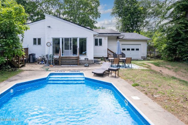 28 Lee Avenue, Guilderland, NY 12303