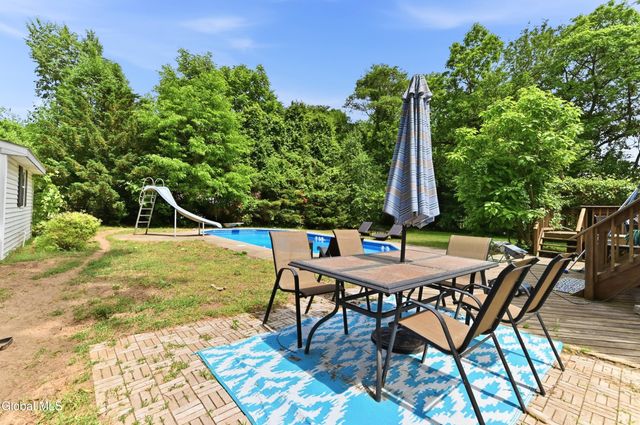 28 Lee Avenue, Guilderland, NY 12303