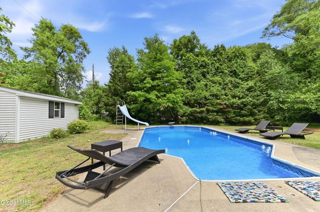 28 Lee Avenue, Guilderland, NY 12303