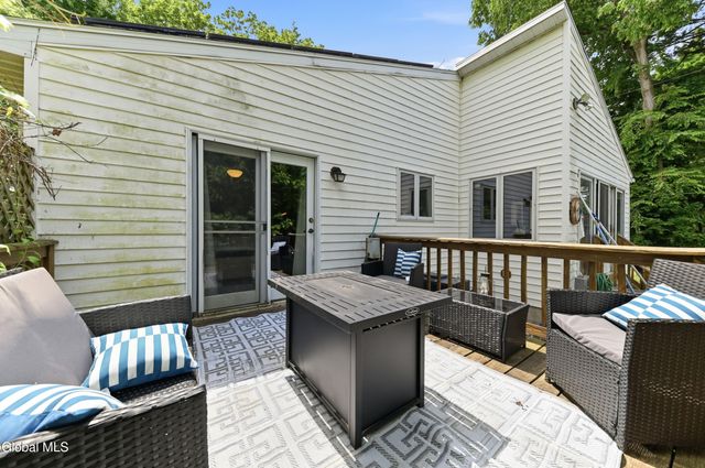 28 Lee Avenue, Guilderland, NY 12303