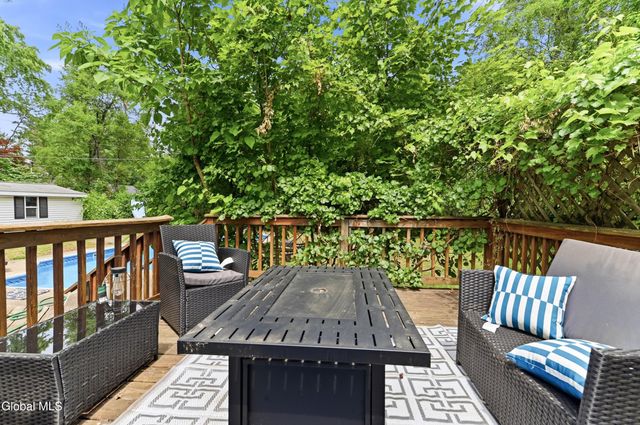 28 Lee Avenue, Guilderland, NY 12303