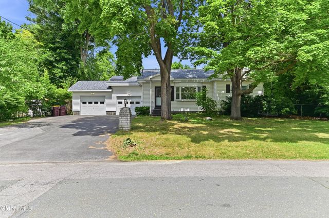 28 Lee Avenue, Guilderland, NY 12303
