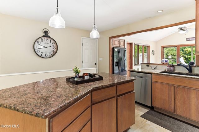 28 Lee Avenue, Guilderland, NY 12303