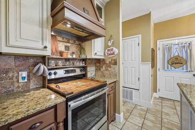 331 Radecke Road, Krum, TX 76249