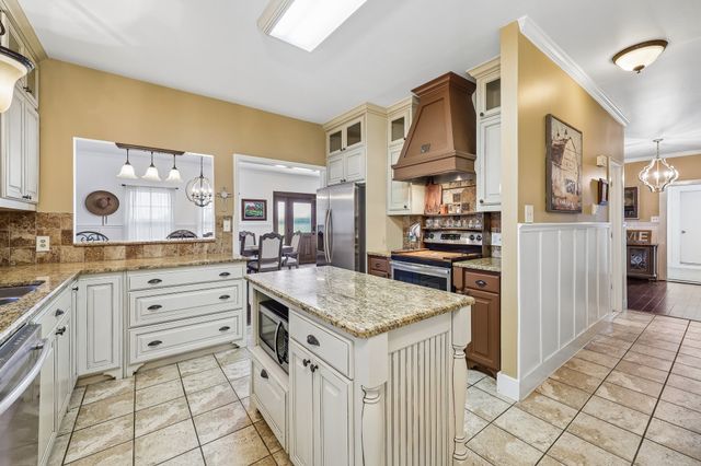 331 Radecke Road, Krum, TX 76249