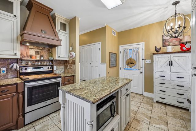 331 Radecke Road, Krum, TX 76249
