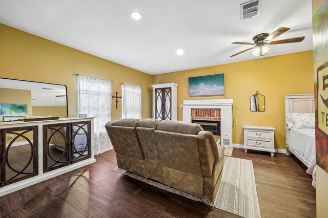 331 Radecke Road, Krum, TX 76249
