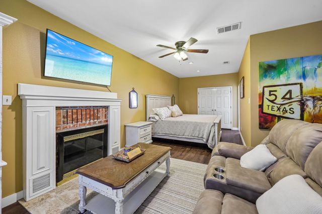 331 Radecke Road, Krum, TX 76249