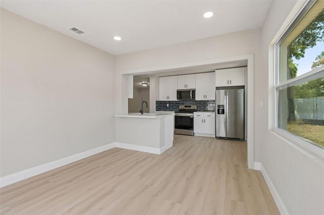 10229 N VALLE DRIVE, Tampa, FL 33612