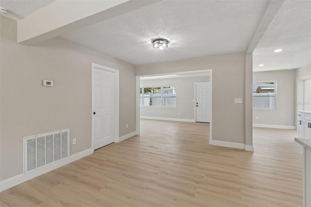 10229 N VALLE DRIVE, Tampa, FL 33612