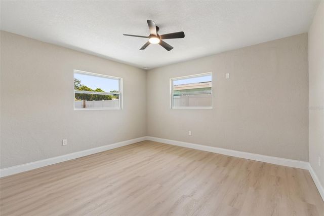 10229 N VALLE DRIVE, Tampa, FL 33612