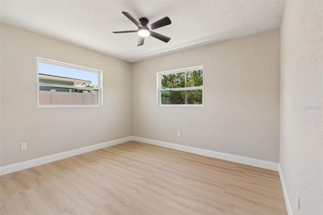 10229 N VALLE DRIVE, Tampa, FL 33612