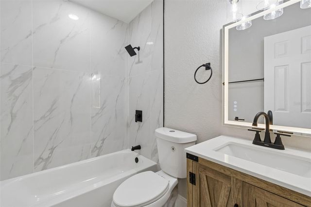 10229 N VALLE DRIVE, Tampa, FL 33612