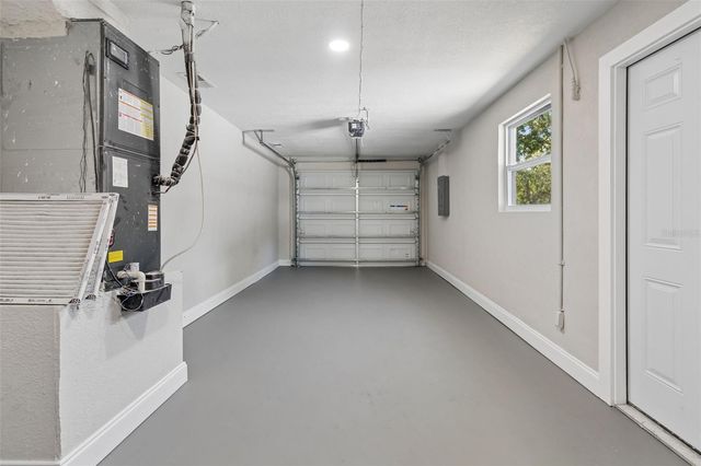 10229 N VALLE DRIVE, Tampa, FL 33612