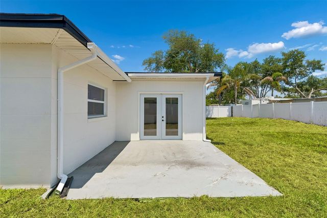 10229 N VALLE DRIVE, Tampa, FL 33612