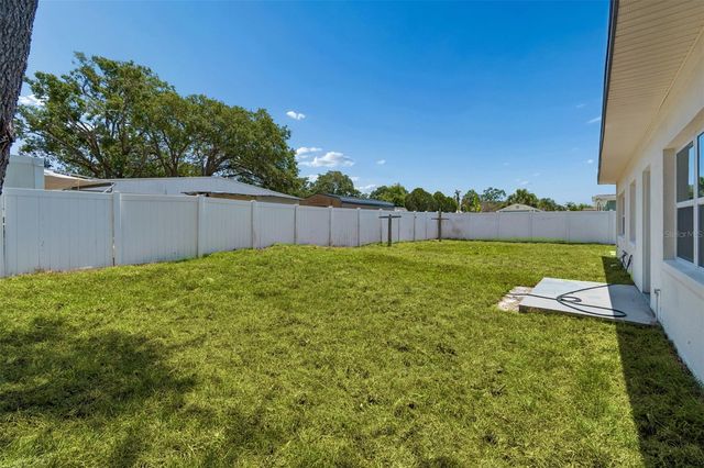 10229 N VALLE DRIVE, Tampa, FL 33612