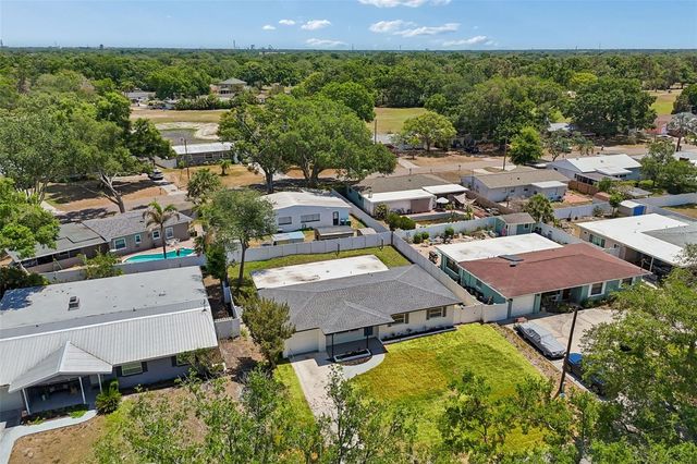 10229 N VALLE DRIVE, Tampa, FL 33612