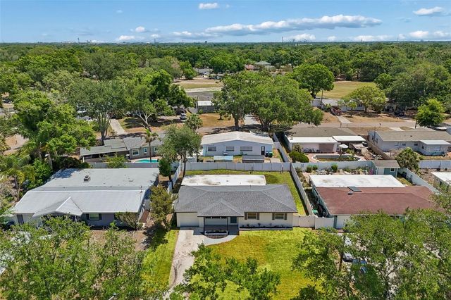 10229 N VALLE DRIVE, Tampa, FL 33612