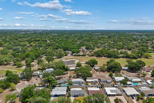 10229 N VALLE DRIVE, Tampa, FL 33612