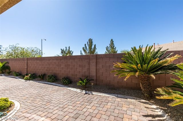 5953 Spanish Mustang Court, Las Vegas, NV 89122