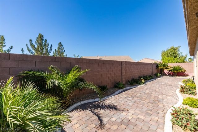 5953 Spanish Mustang Court, Las Vegas, NV 89122