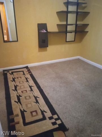 28530 Fairfax Street, Southfield, MI 48076