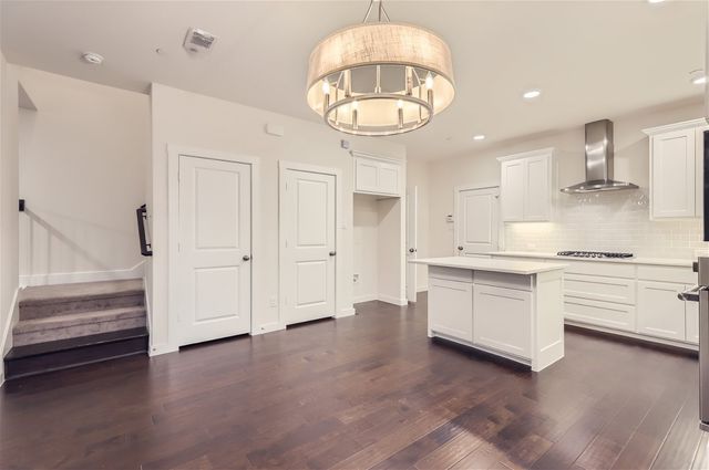 401 division Street, Plano, TX 75075