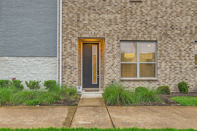 401 division Street, Plano, TX 75075