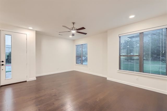 401 division Street, Plano, TX 75075