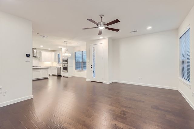 401 division Street, Plano, TX 75075