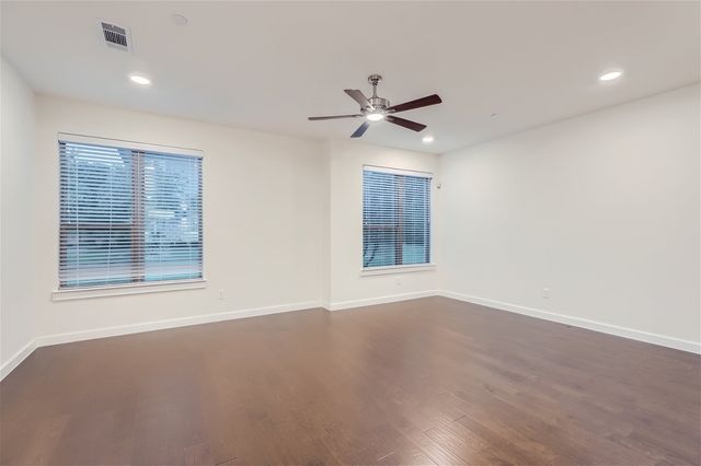 401 division Street, Plano, TX 75075