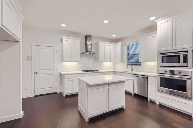 401 division Street, Plano, TX 75075