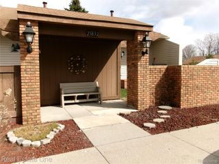 25832 LEXINGTON 6, South Lyon, MI 48178