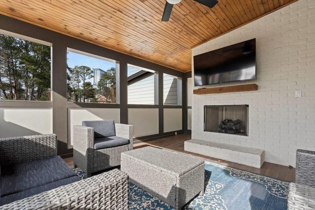 971 Laurel NE Court, Atlanta, GA 30326