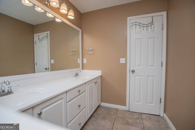 955 Pointers Way, Lawrenceville, GA 30043