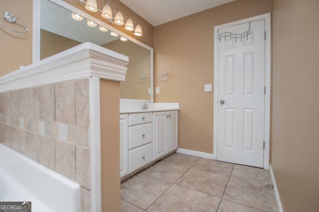 955 Pointers Way, Lawrenceville, GA 30043