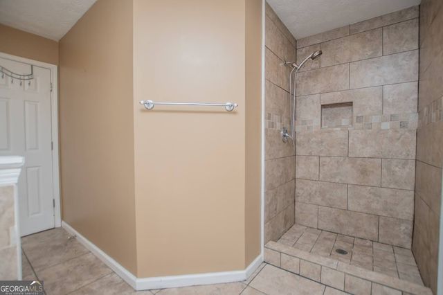 955 Pointers Way, Lawrenceville, GA 30043