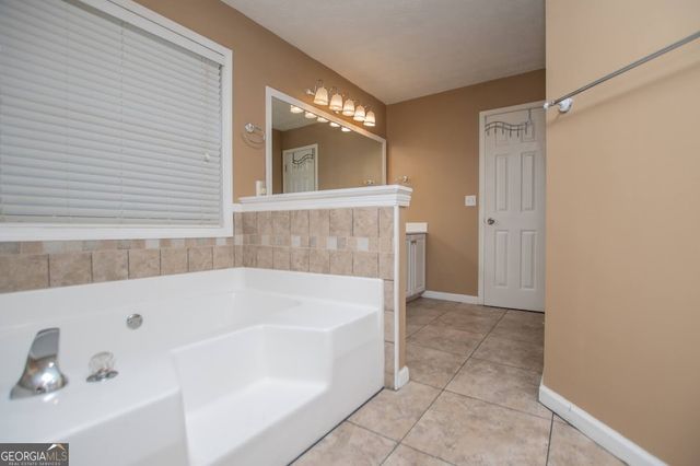 955 Pointers Way, Lawrenceville, GA 30043