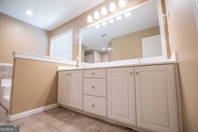 955 Pointers Way, Lawrenceville, GA 30043