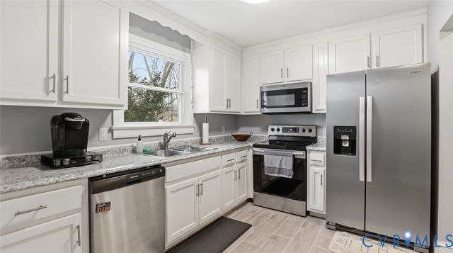 200 Moore Ave, Colonial Heights, VA 23834