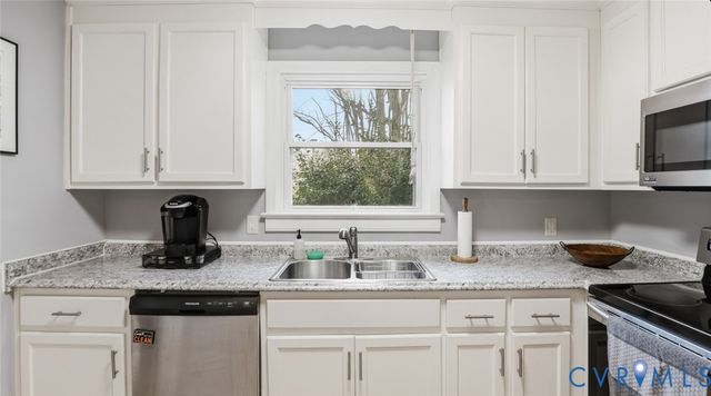 200 Moore Ave, Colonial Heights, VA 23834