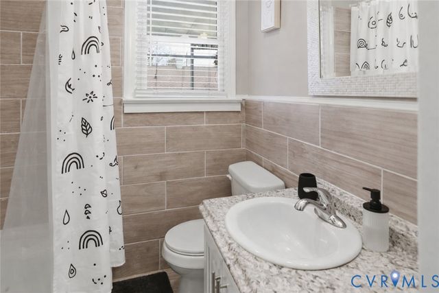 200 Moore Ave, Colonial Heights, VA 23834